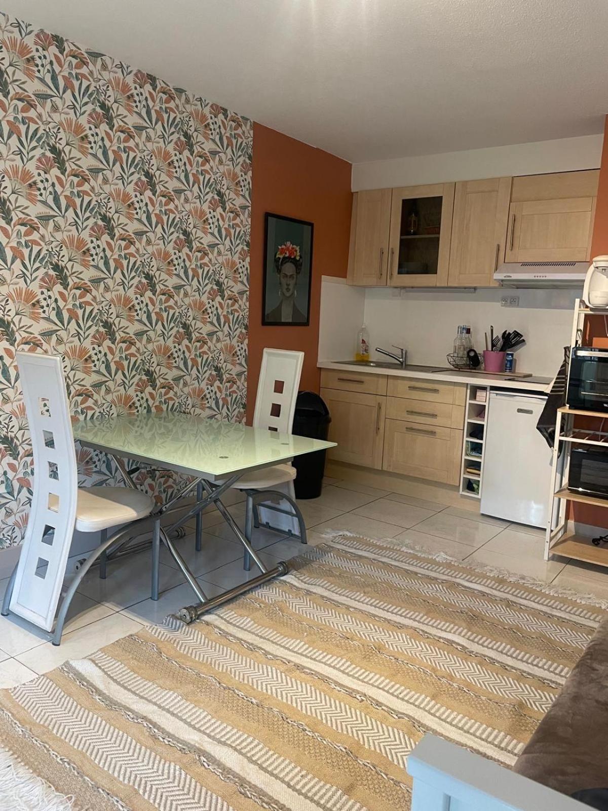 Le Val Fleuri Apartment แซ็ต ภายนอก รูปภาพ